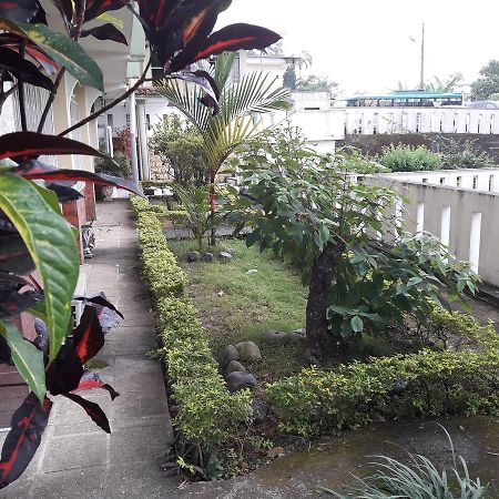 Hotel Ecologico Riverside Quevedo Exterior foto