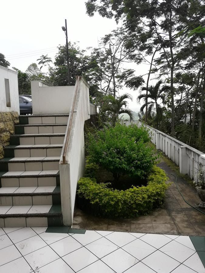 Hotel Ecologico Riverside Quevedo Exterior foto
